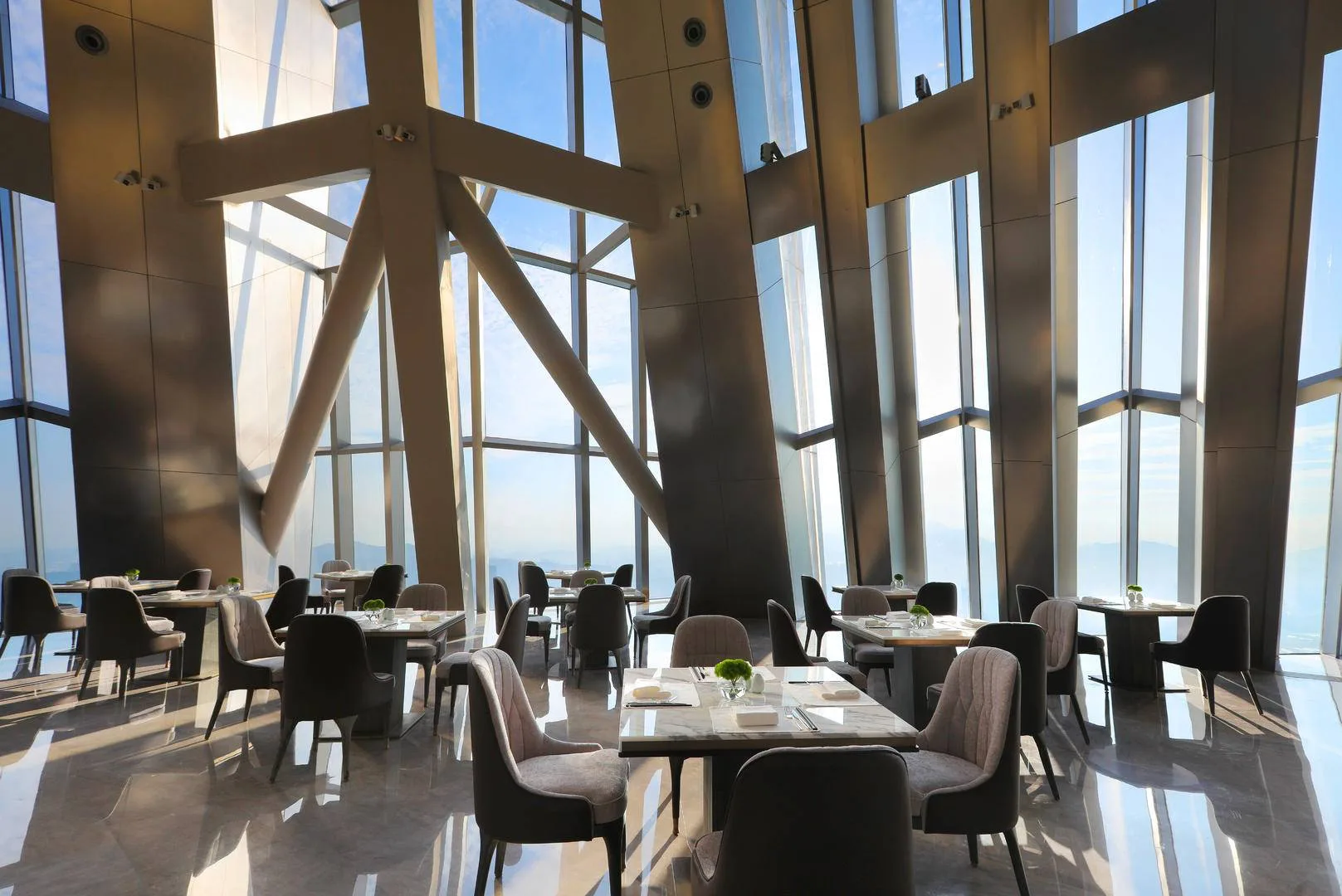 Dinner 118 floors up